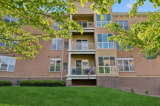 600 Greenhaven Drive, 209, Burnsville, MN 55306