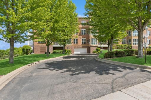 600 Greenhaven Drive, 209, Burnsville, MN 55306