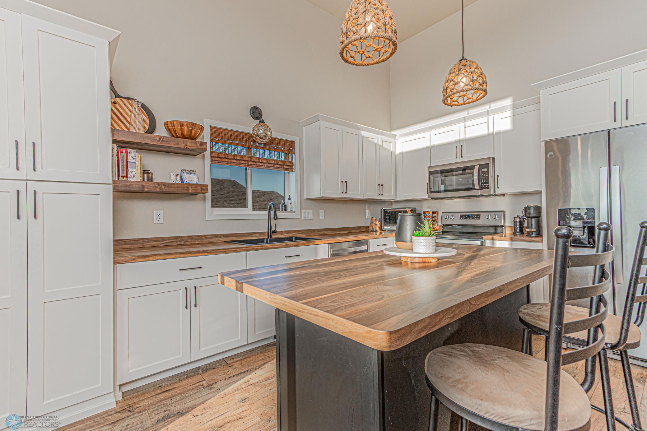 5837 Deb Dr W, West Fargo, ND-18.jpg