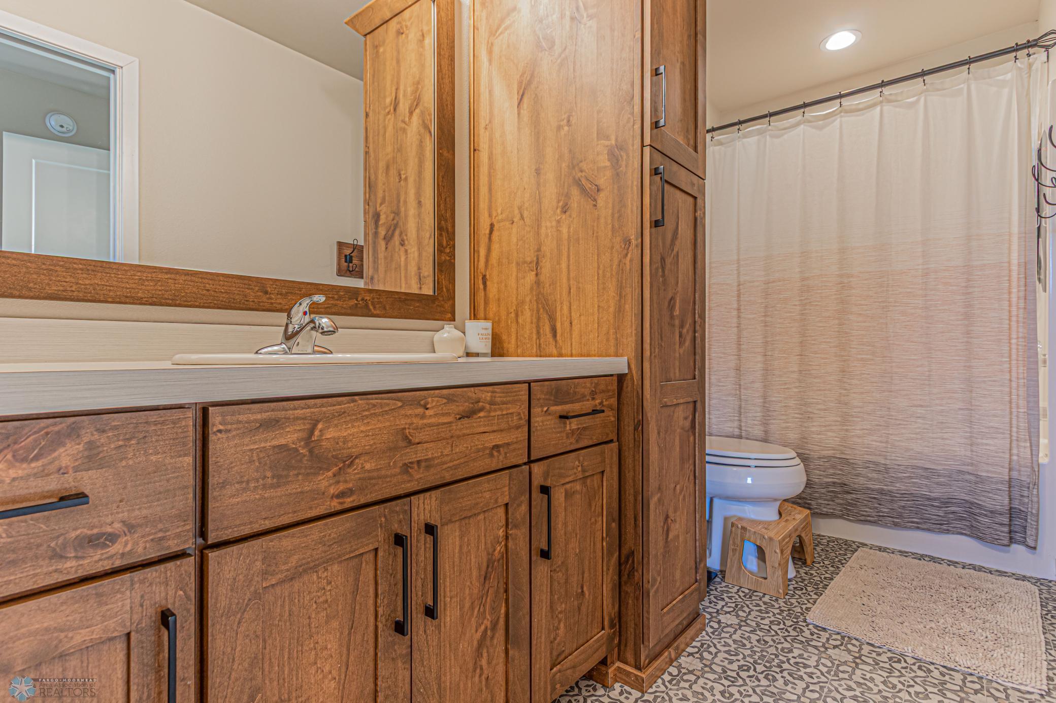 5837 Deb Dr W, West Fargo, ND-30.jpg