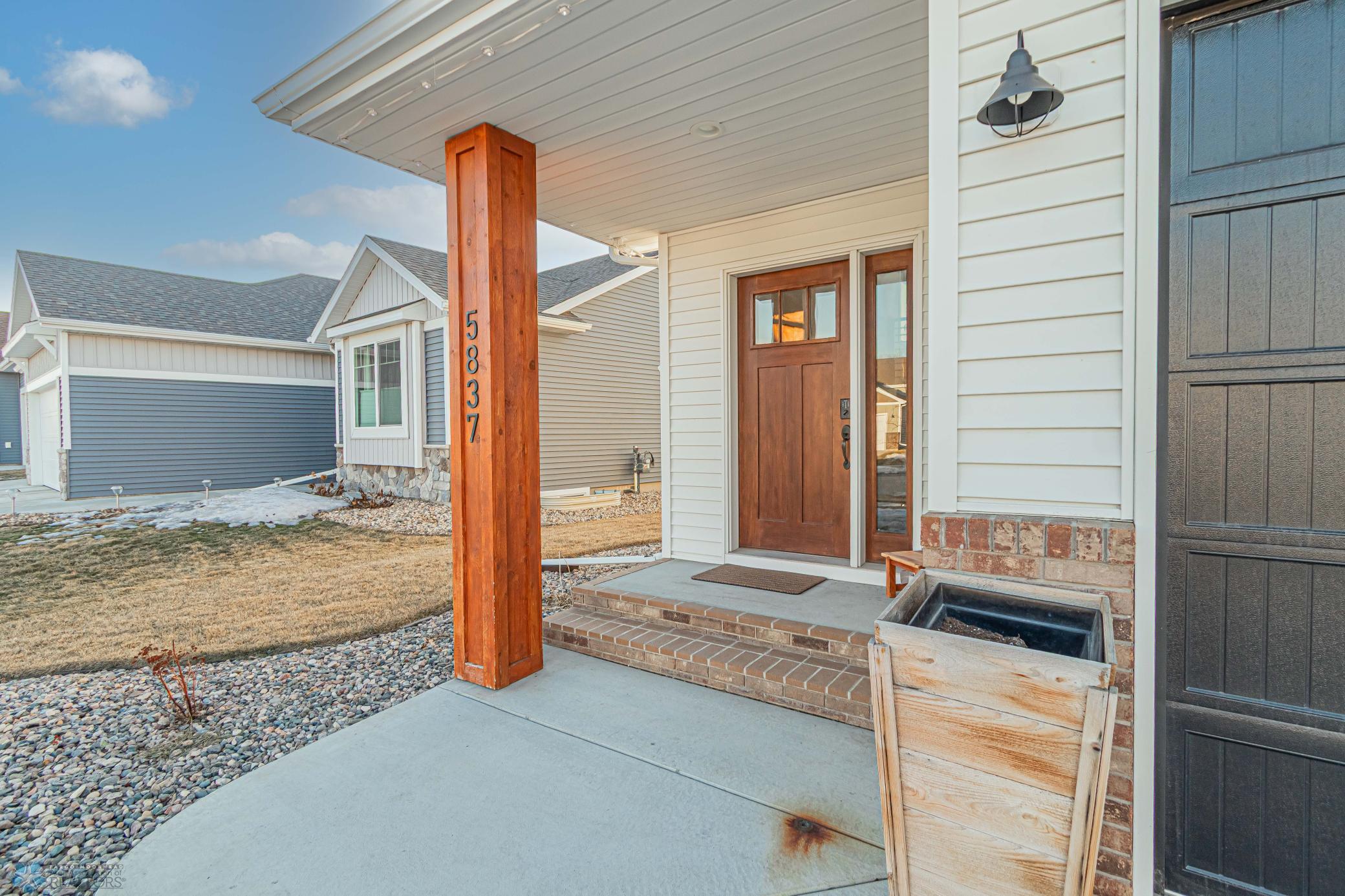 5837 Deb Dr W, West Fargo, ND-40.jpg