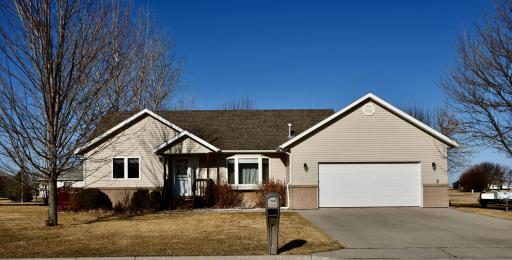 1105 Somerset Drive, Thief River Falls, MN 56701