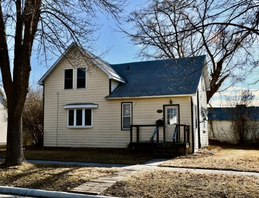 410 Knight Avenue N, Thief River Falls, MN 56701