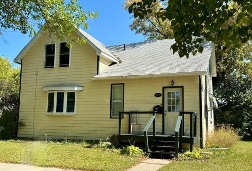 410 Knight Avenue N, Thief River Falls, MN 56701