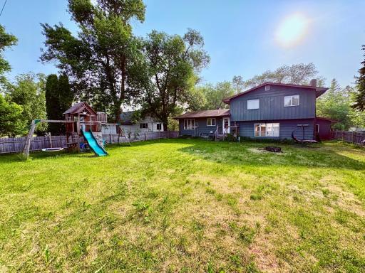 Large fenced in back yard for kids or pets!!