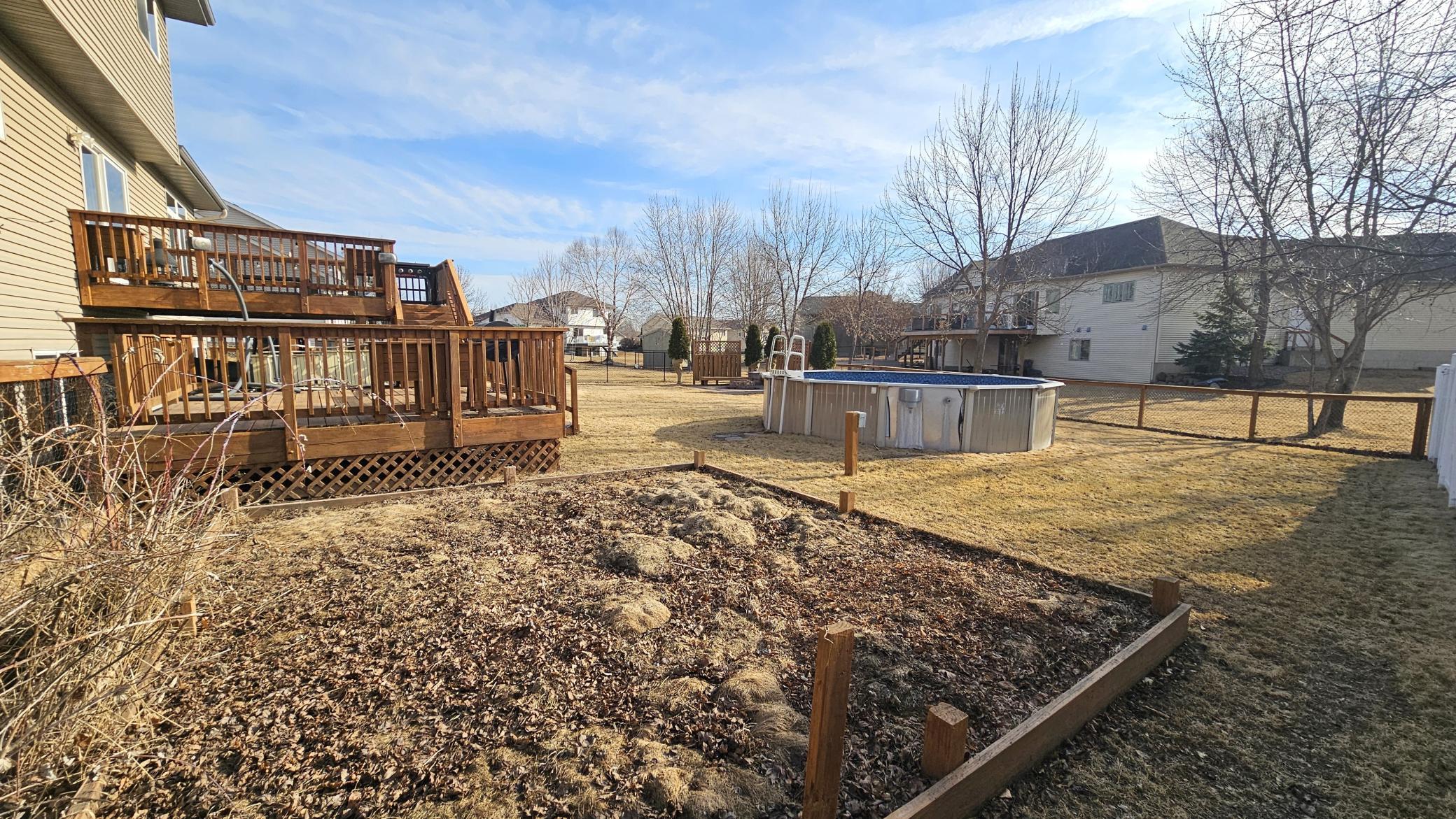 Spacious backyard with garden and pool!