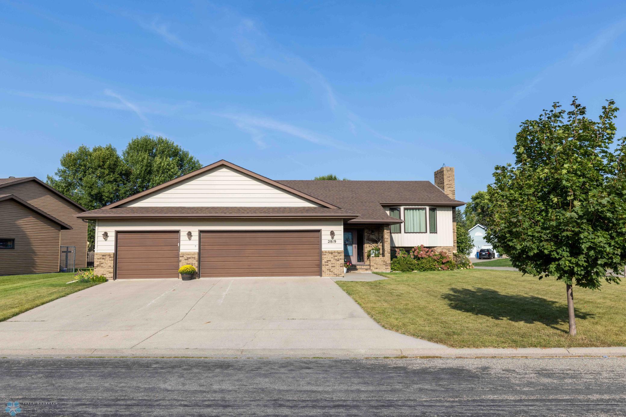 2819 30th St S Moorhead