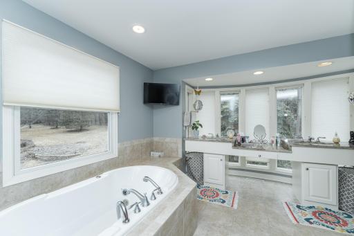 3900 Valley View Road SW, Rochester, MN 55902