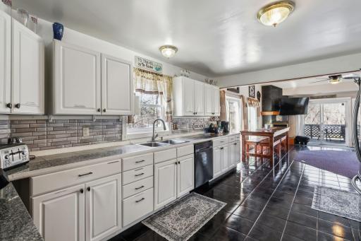 4845_Royal_River_Road_Braham_MN_55006-2763-Kitchen-010.jpg