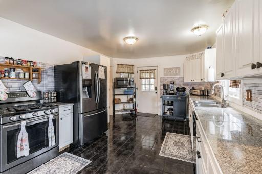 4845_Royal_River_Road_Braham_MN_55006-2763-Kitchen-017.jpg