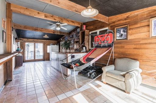 4845_Royal_River_Road_Braham_MN_55006-2763-Living_room-024.jpg