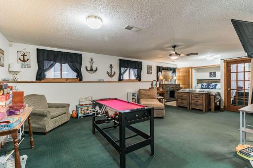 4845_Royal_River_Road_Braham_MN_55006-2763-Living_room-027.jpg