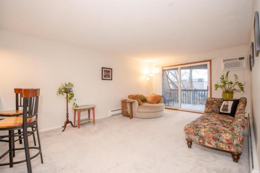Immaculate, west facing top floor unit with generous room sizes and excellent floor plan.