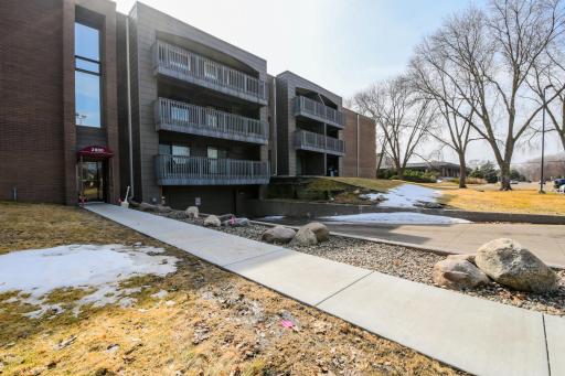 You can enter the unit via the underground parking or use the large north parking lot and access thru the secure north building door.