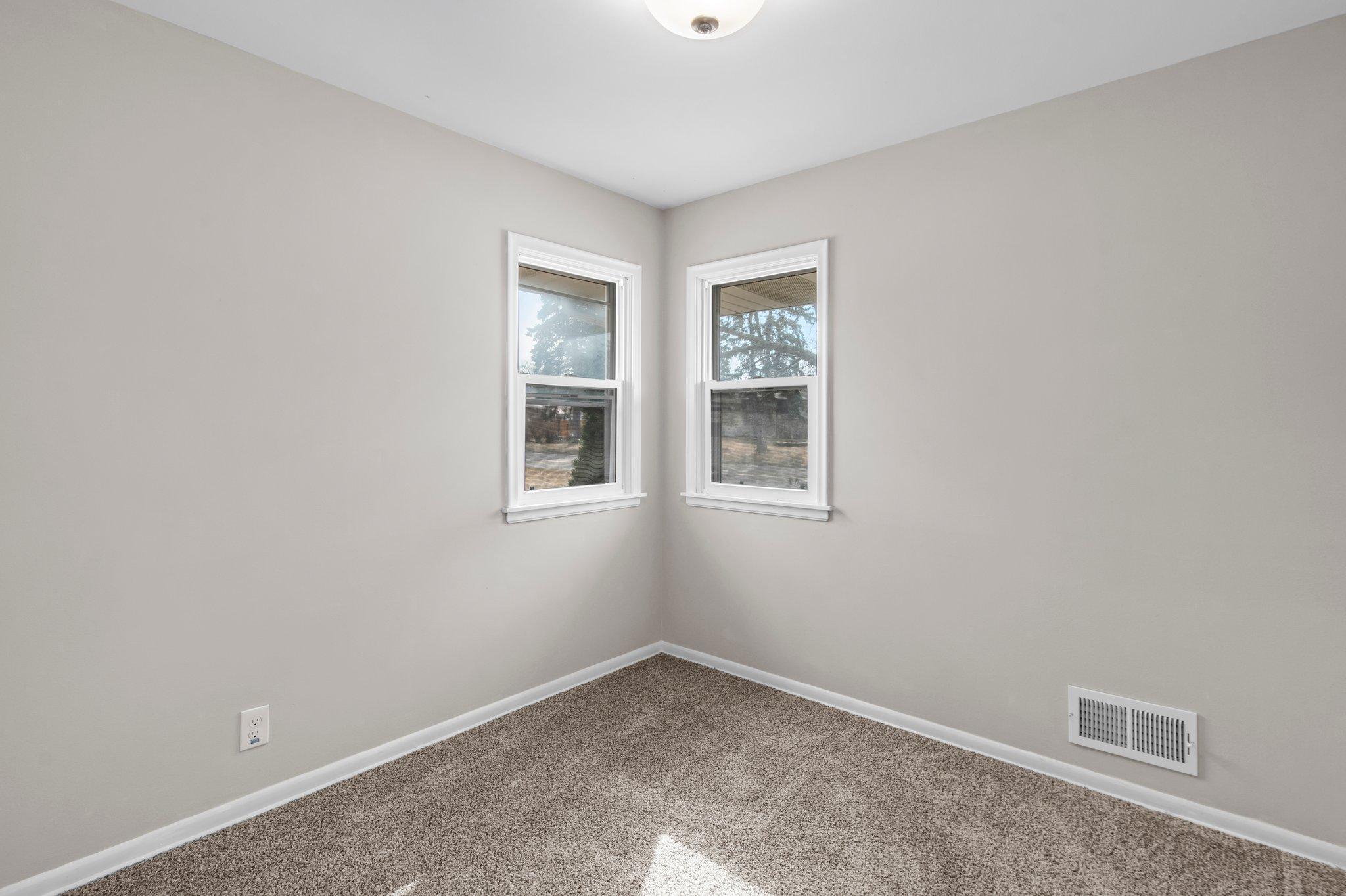 26-web-or-mls-255 County Rd C2 W-53.jpg