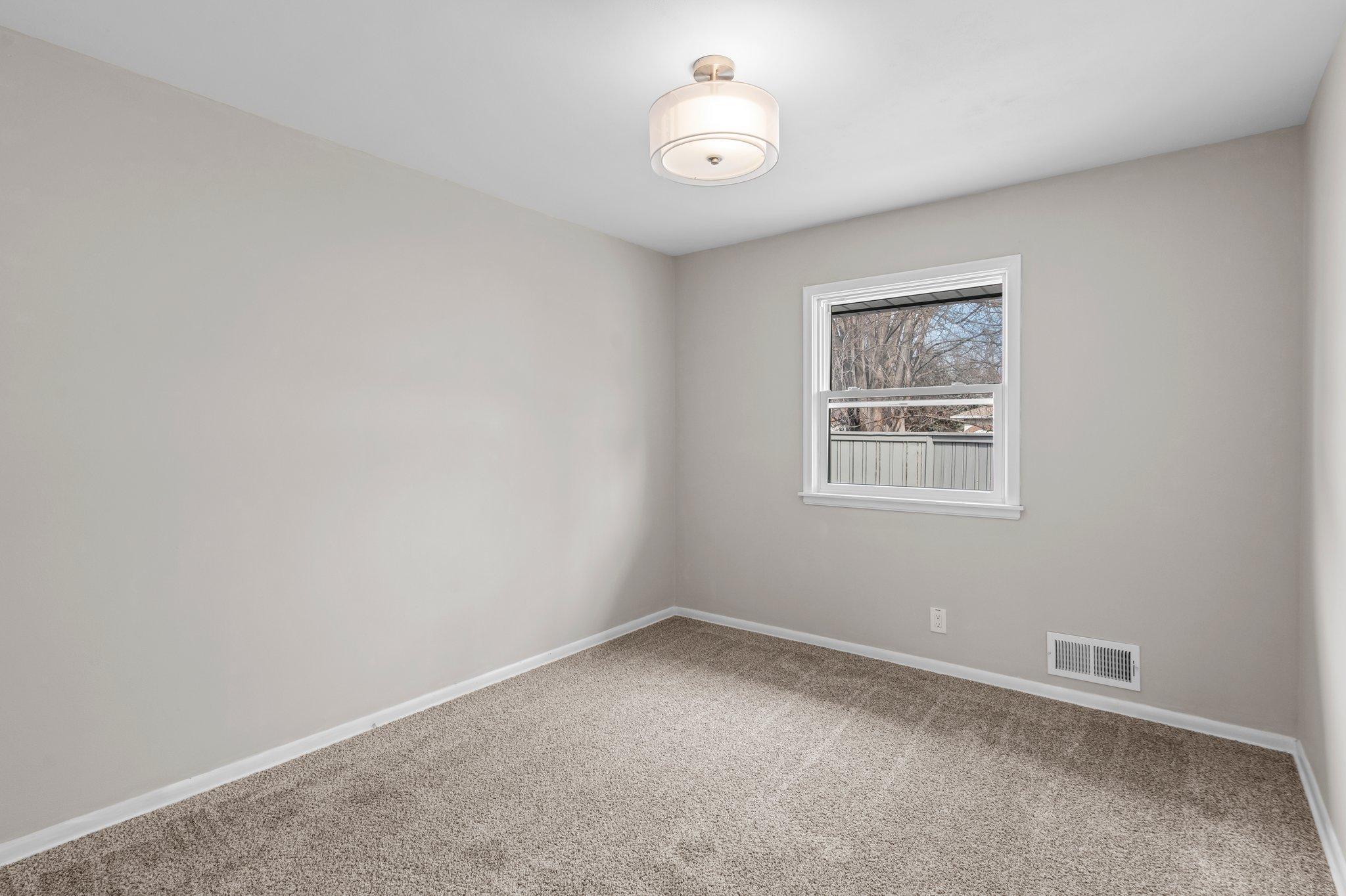 22-web-or-mls-255 County Rd C2 W-39.jpg