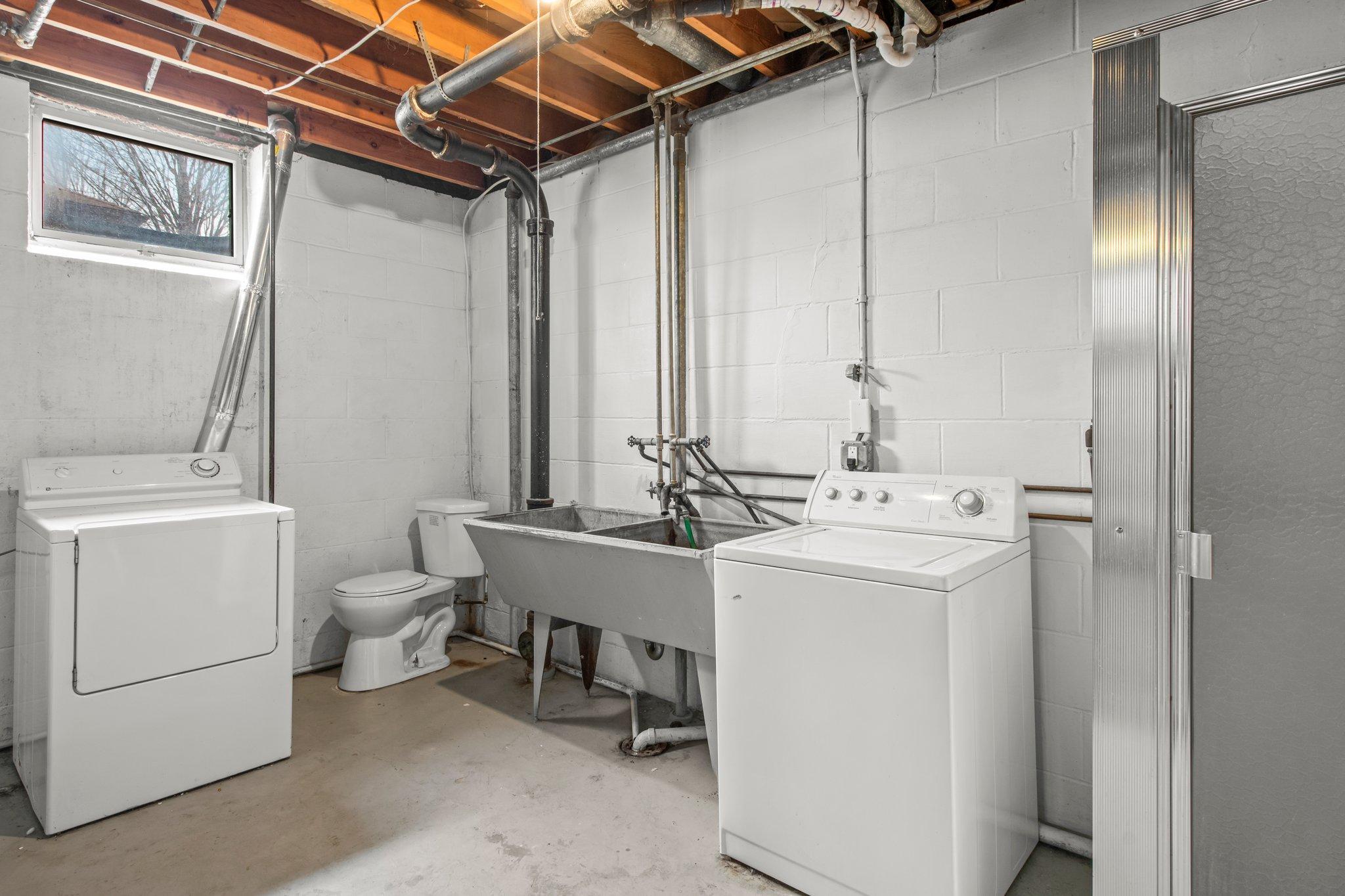 35-web-or-mls-255 County Rd C2 W-84.jpg