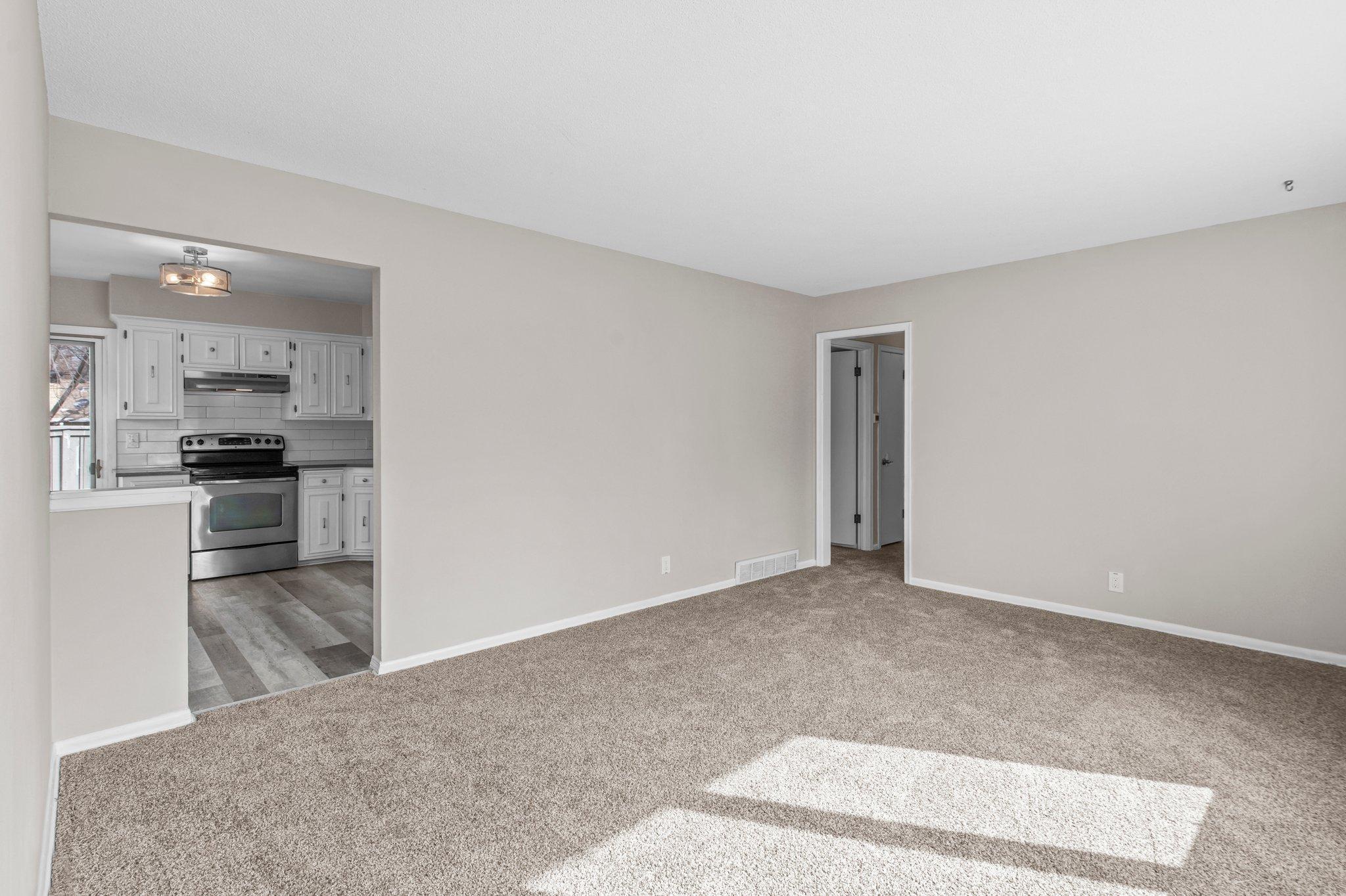 18-web-or-mls-255 County Rd C2 W-23.jpg