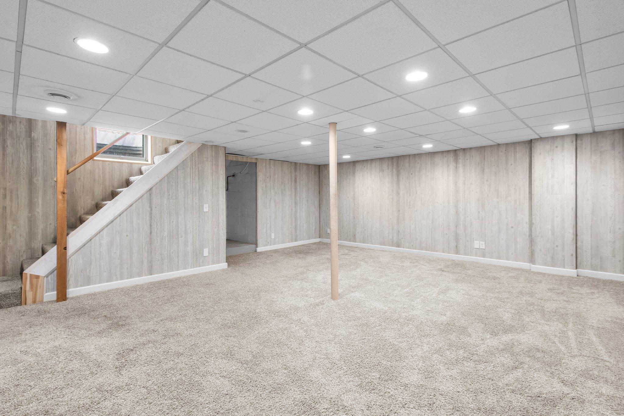 32-web-or-mls-255 County Rd C2 W-74.jpg