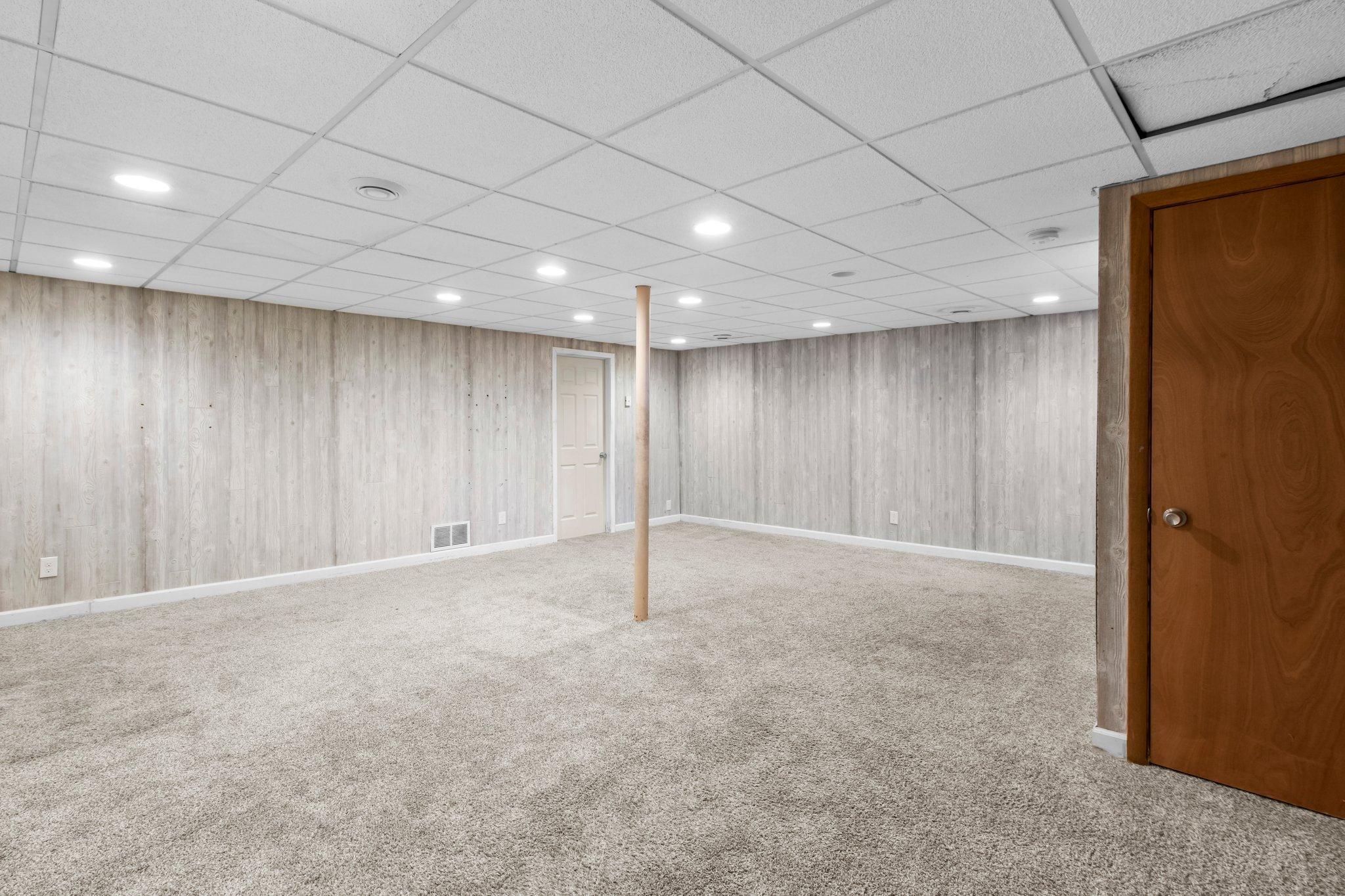 34-web-or-mls-255 County Rd C2 W-81.jpg