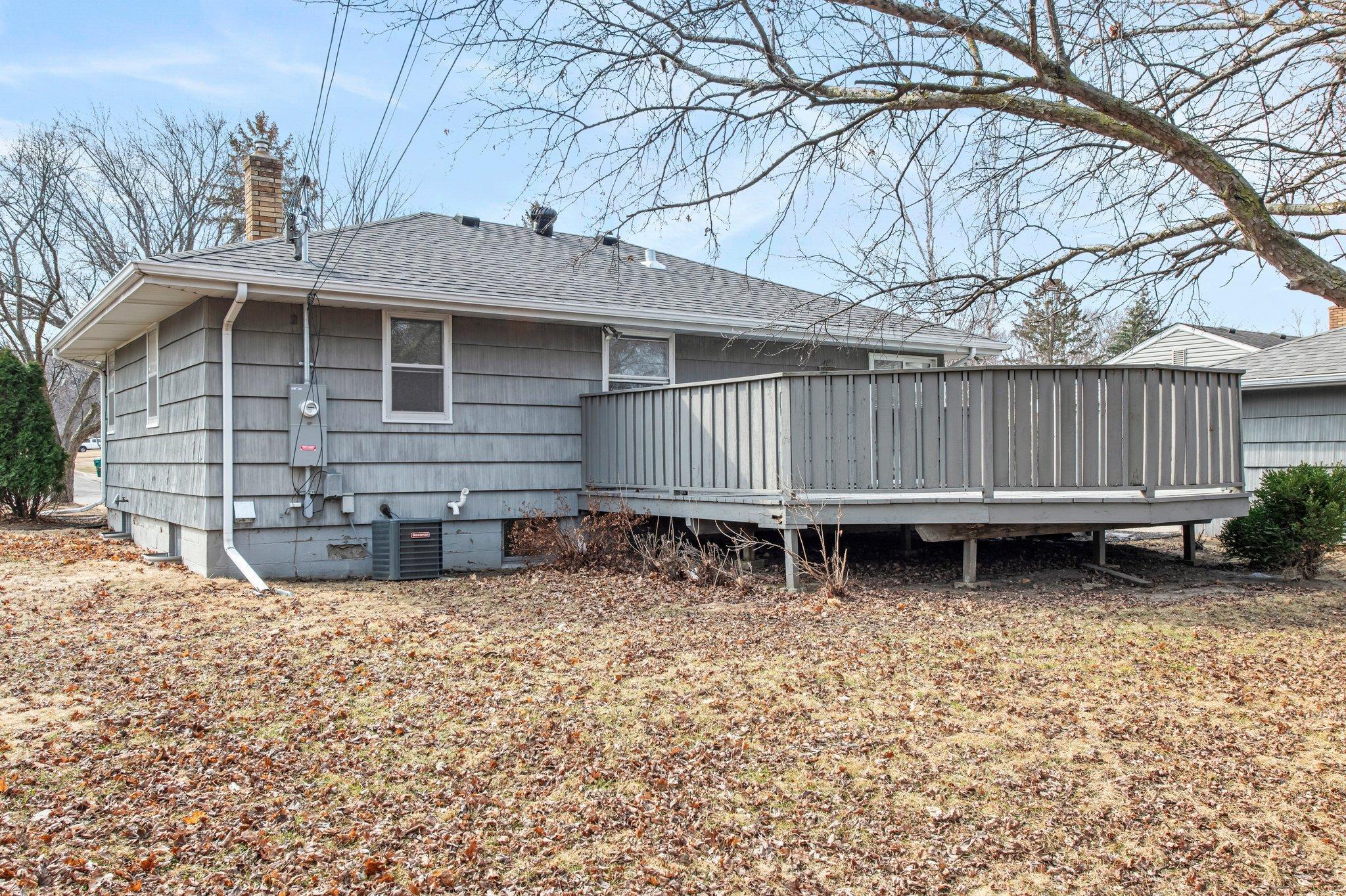 38-web-or-mls-255 County Rd C2 W-103.jpg