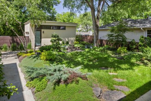 2812 Dean Parkway, Minneapolis, MN 55416