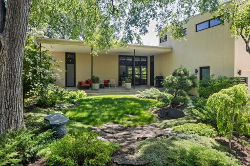 2812 Dean Parkway, Minneapolis, MN 55416