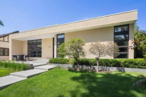 2812 Dean Parkway, Minneapolis, MN 55416