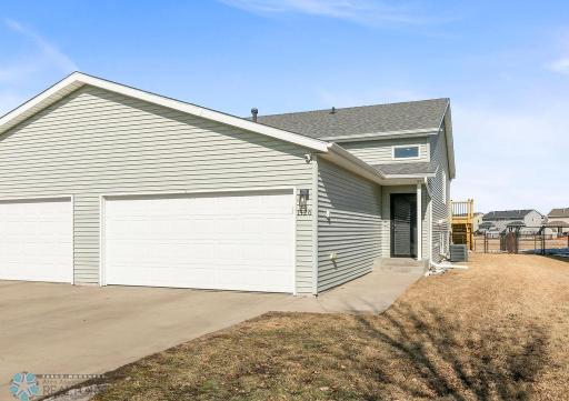 1126 38 1/2 Avenue W, West Fargo, ND 58078