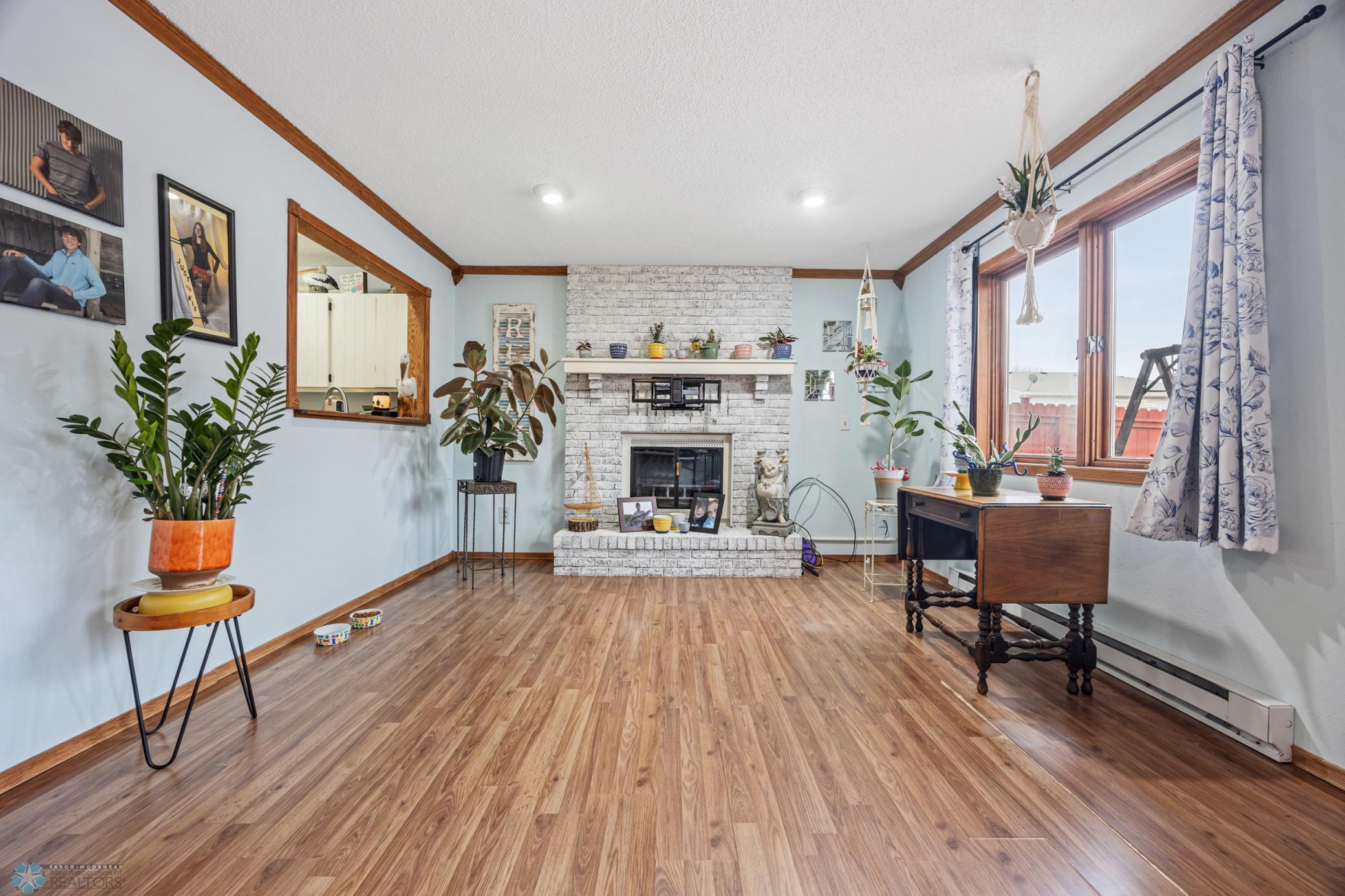 (7) Living Room.jpg