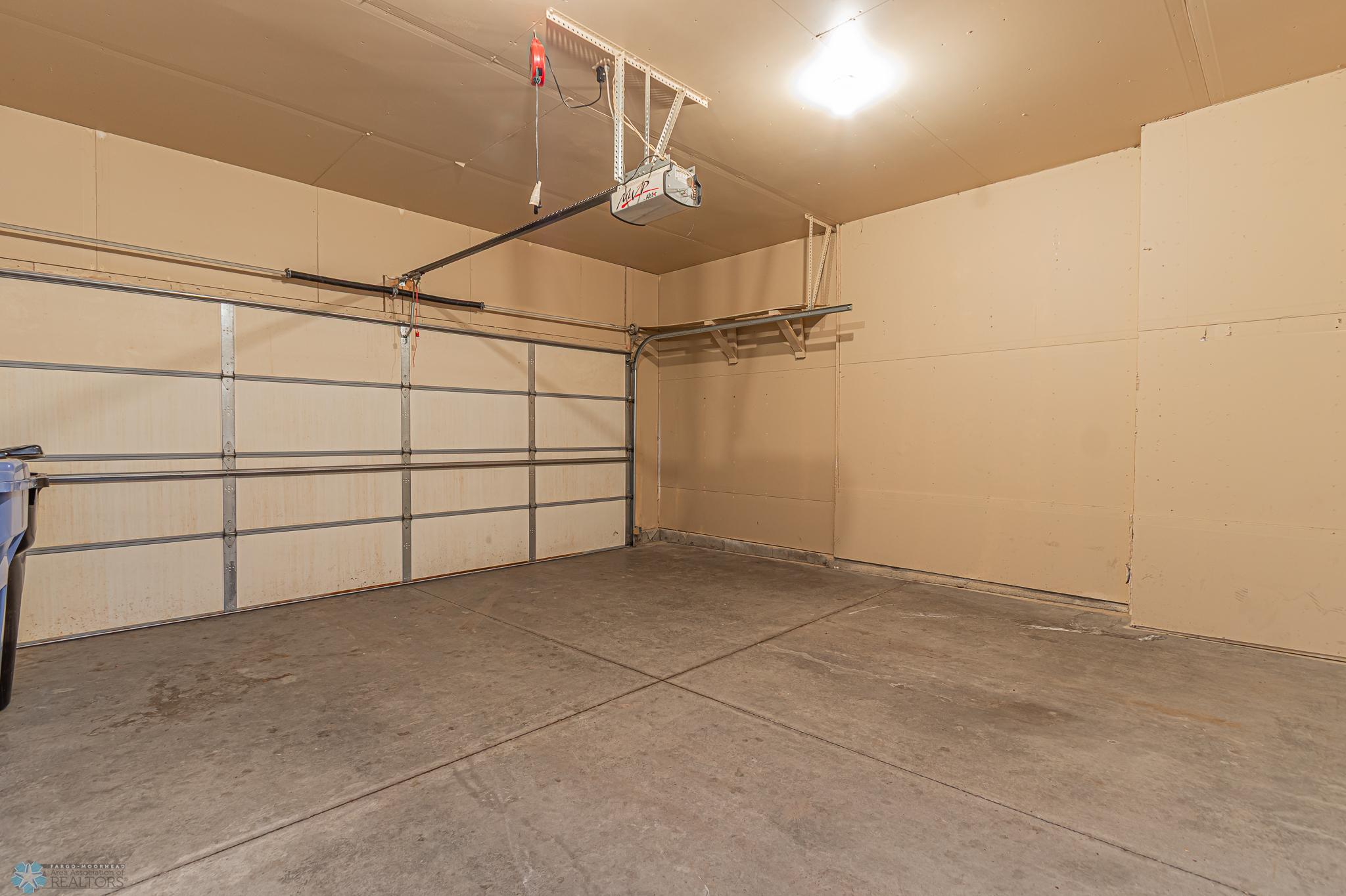 4247 Estate Drive. S, Fargo-34.jpg