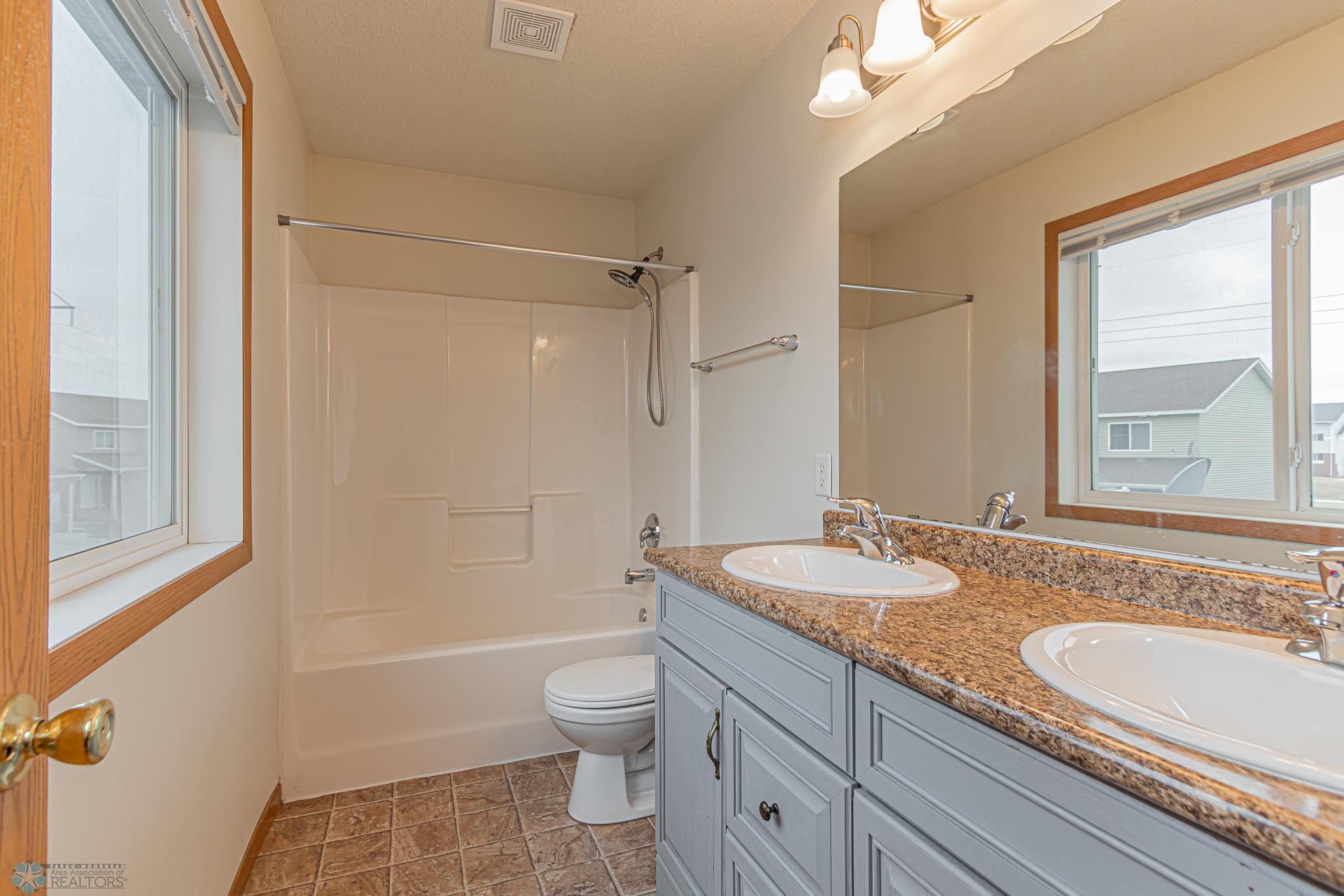 4247 Estate Drive. S, Fargo-21.jpg