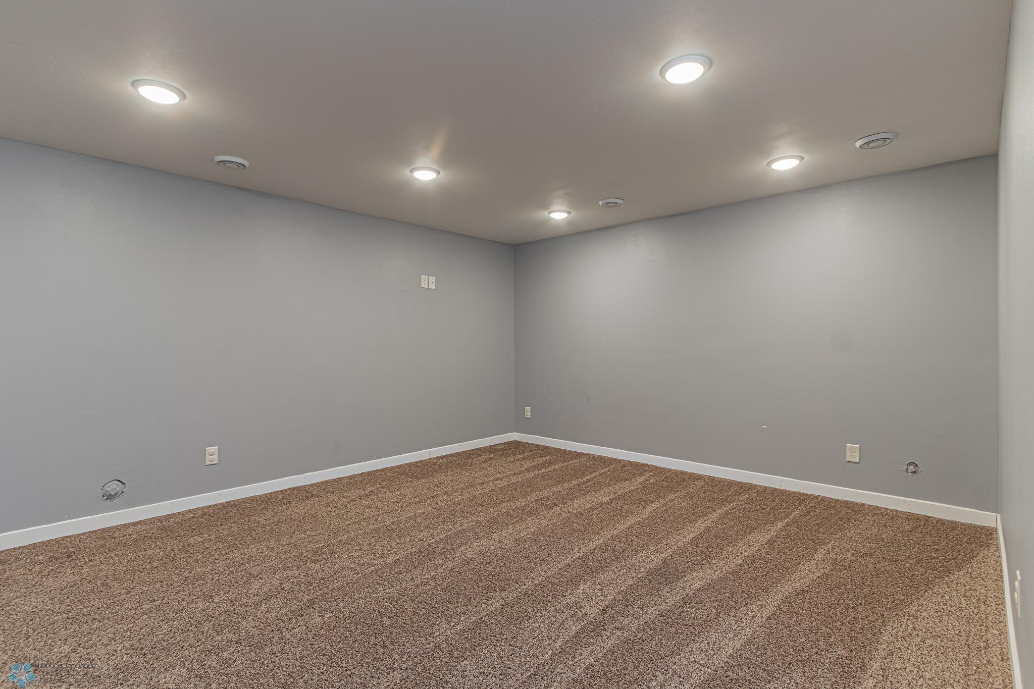 4247 Estate Drive. S, Fargo-30.jpg