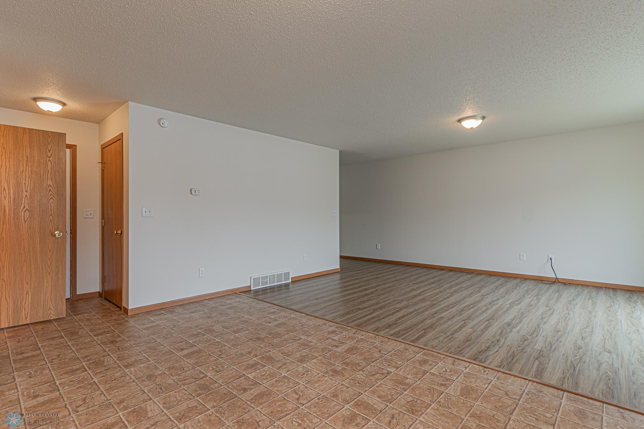 4247 Estate Drive. S, Fargo-14.jpg