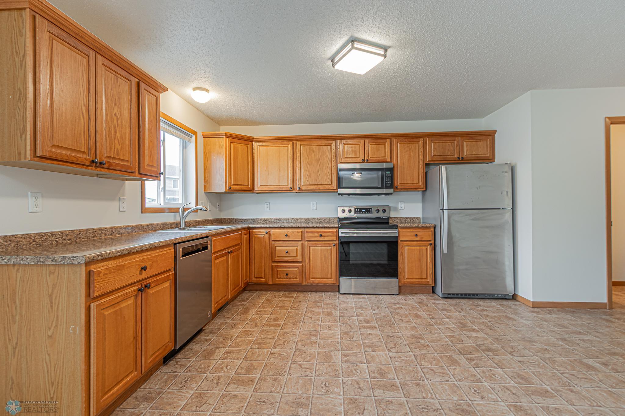4247 Estate Drive. S, Fargo-09.jpg