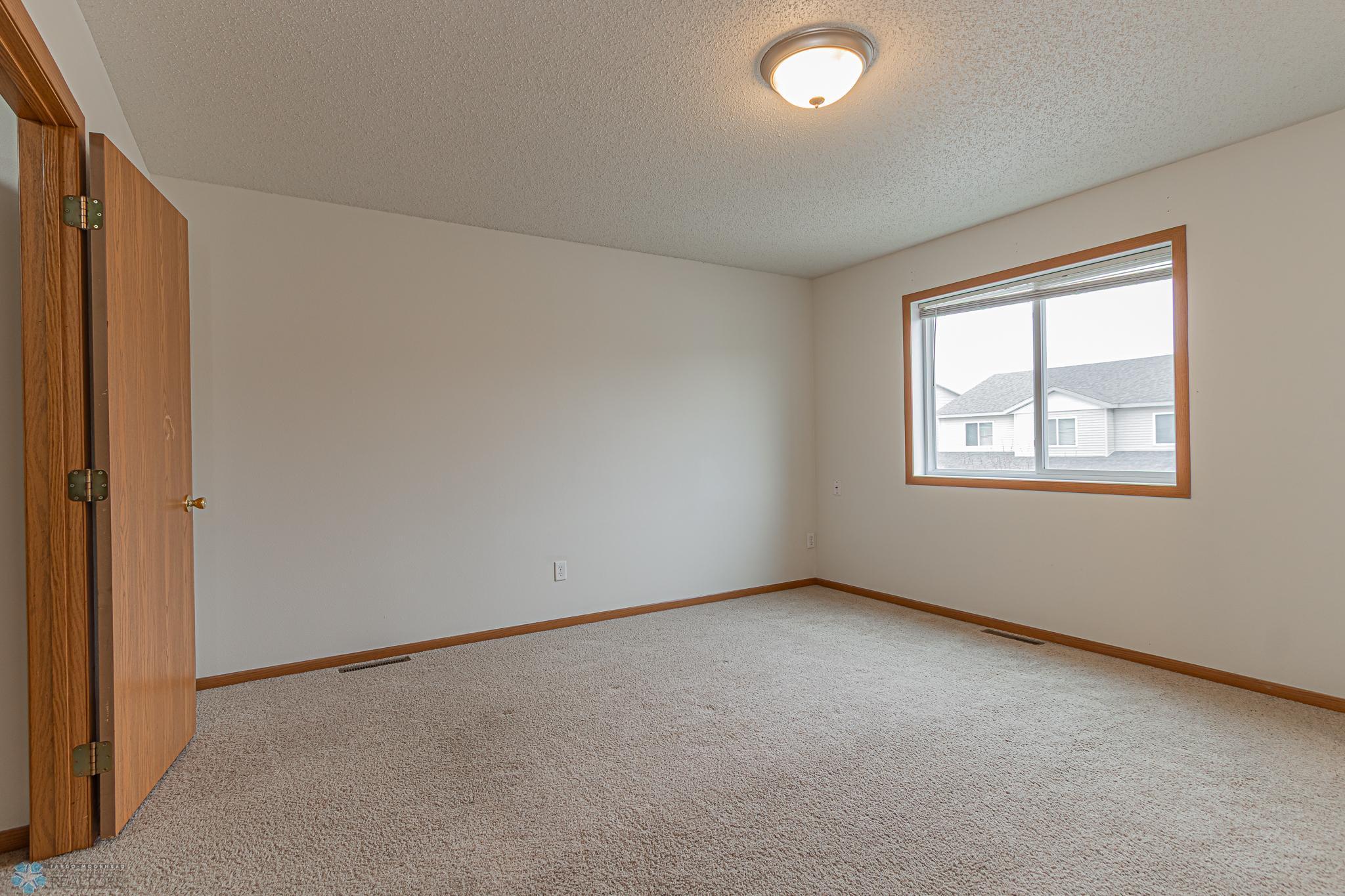 4247 Estate Drive. S, Fargo-19.jpg
