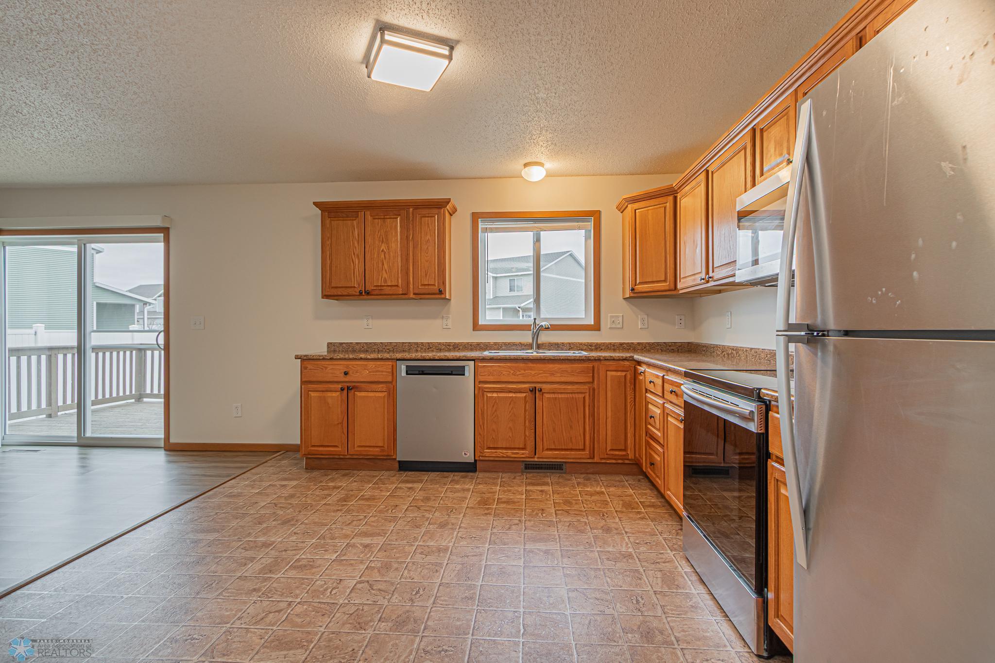 4247 Estate Drive. S, Fargo-11.jpg