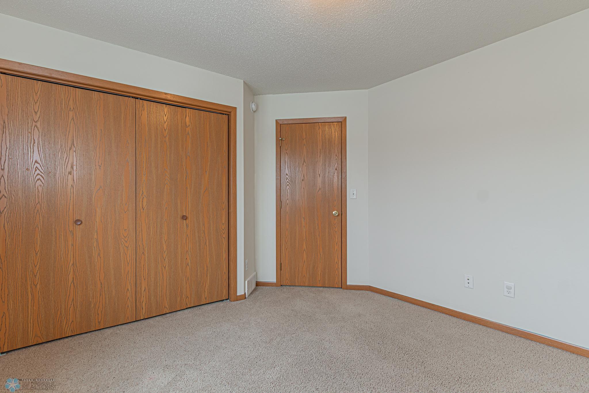 4247 Estate Drive. S, Fargo-25.jpg