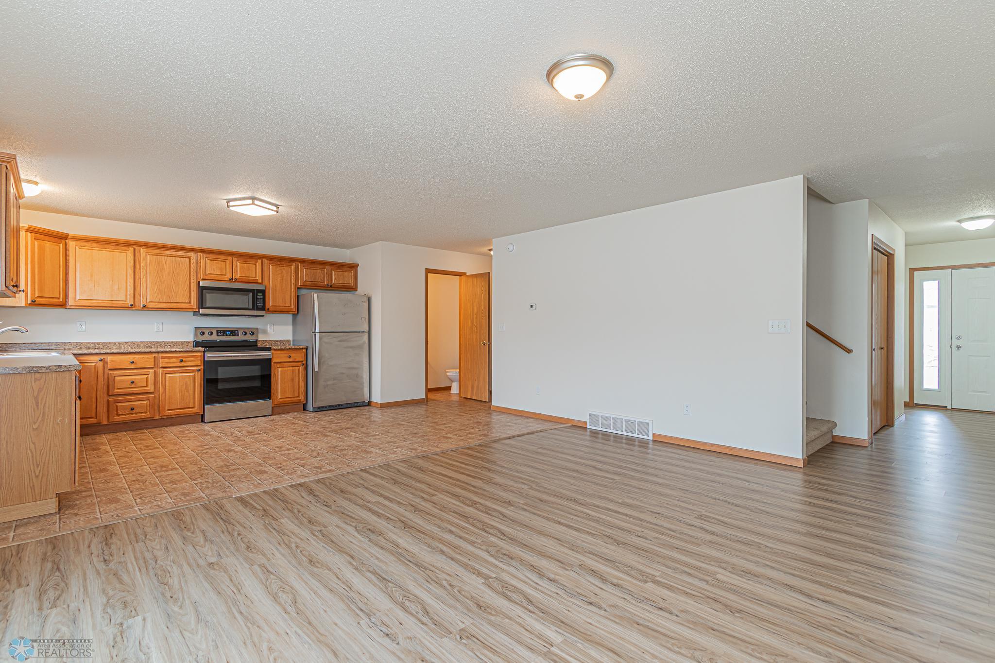 4247 Estate Drive. S, Fargo-07.jpg