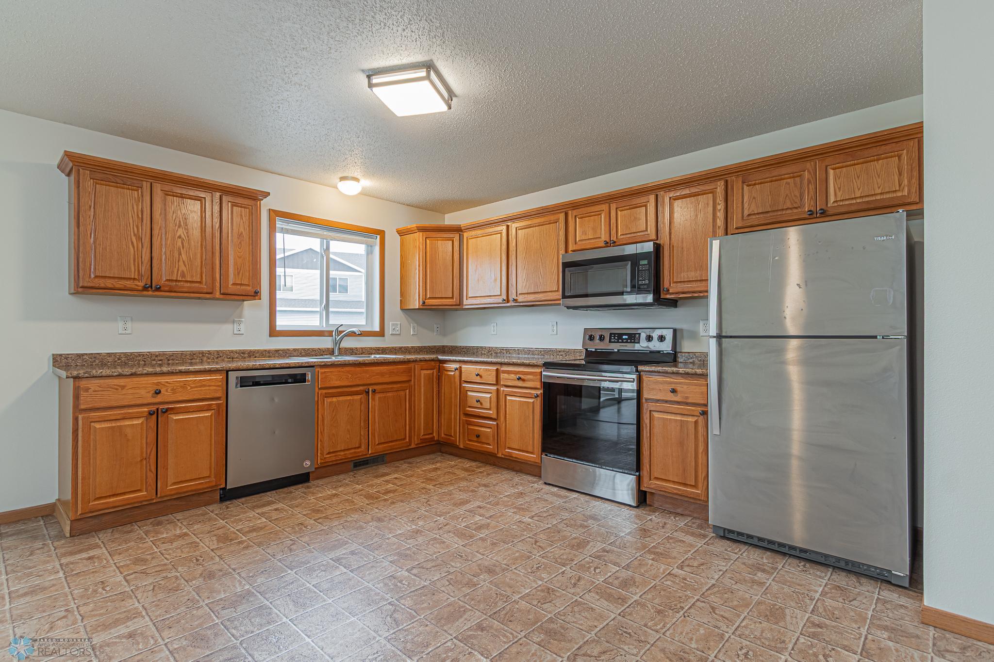 4247 Estate Drive. S, Fargo-10.jpg