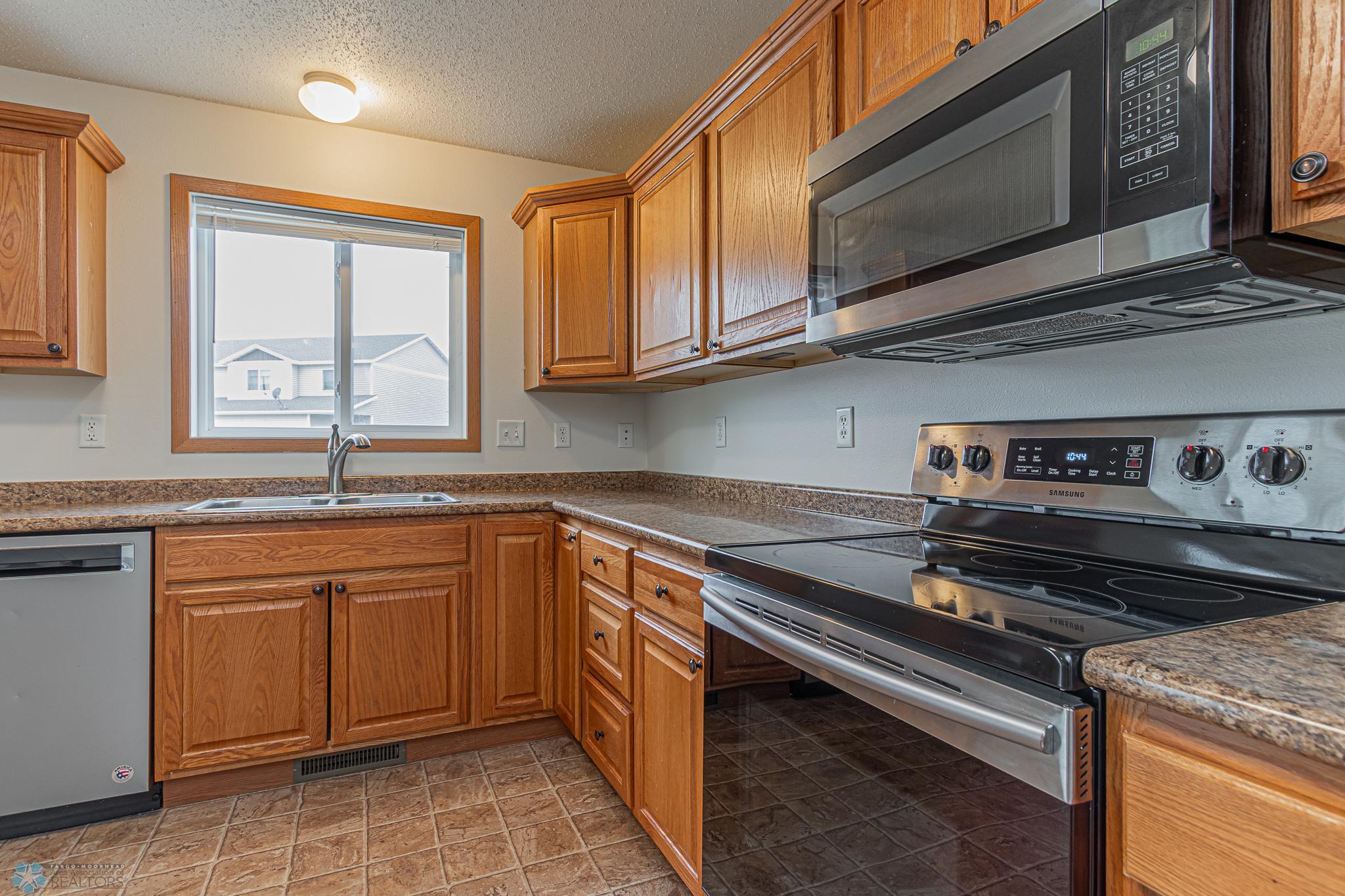 4247 Estate Drive. S, Fargo-12.jpg