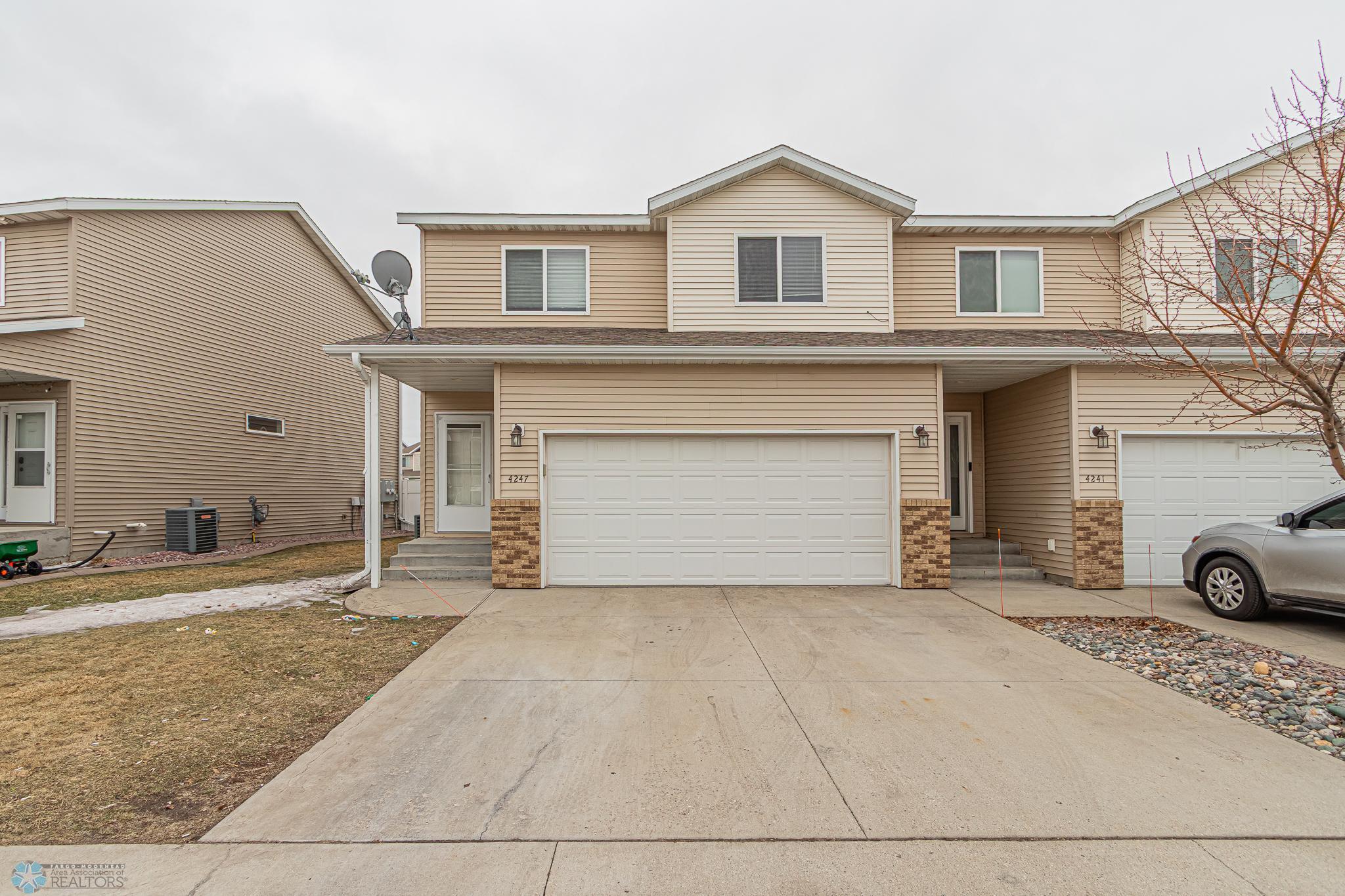 4247 Estate Drive. S, Fargo-01.jpg