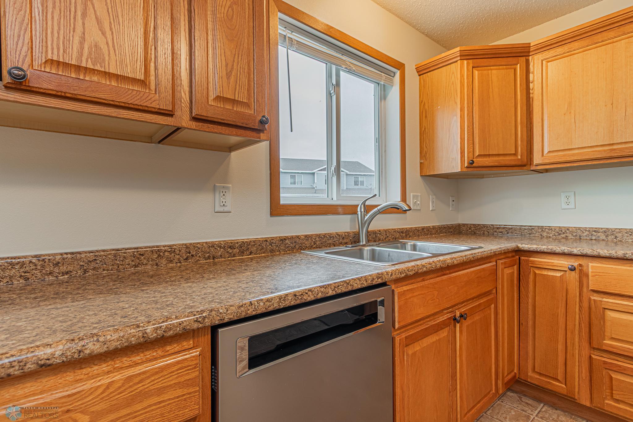 4247 Estate Drive. S, Fargo-13.jpg