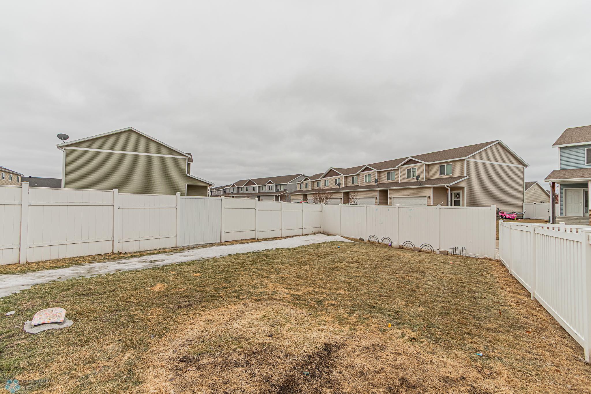 4247 Estate Drive. S, Fargo-38.jpg