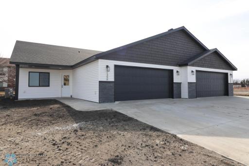 1406 Prairie Lane, Wahpeton, ND 58075