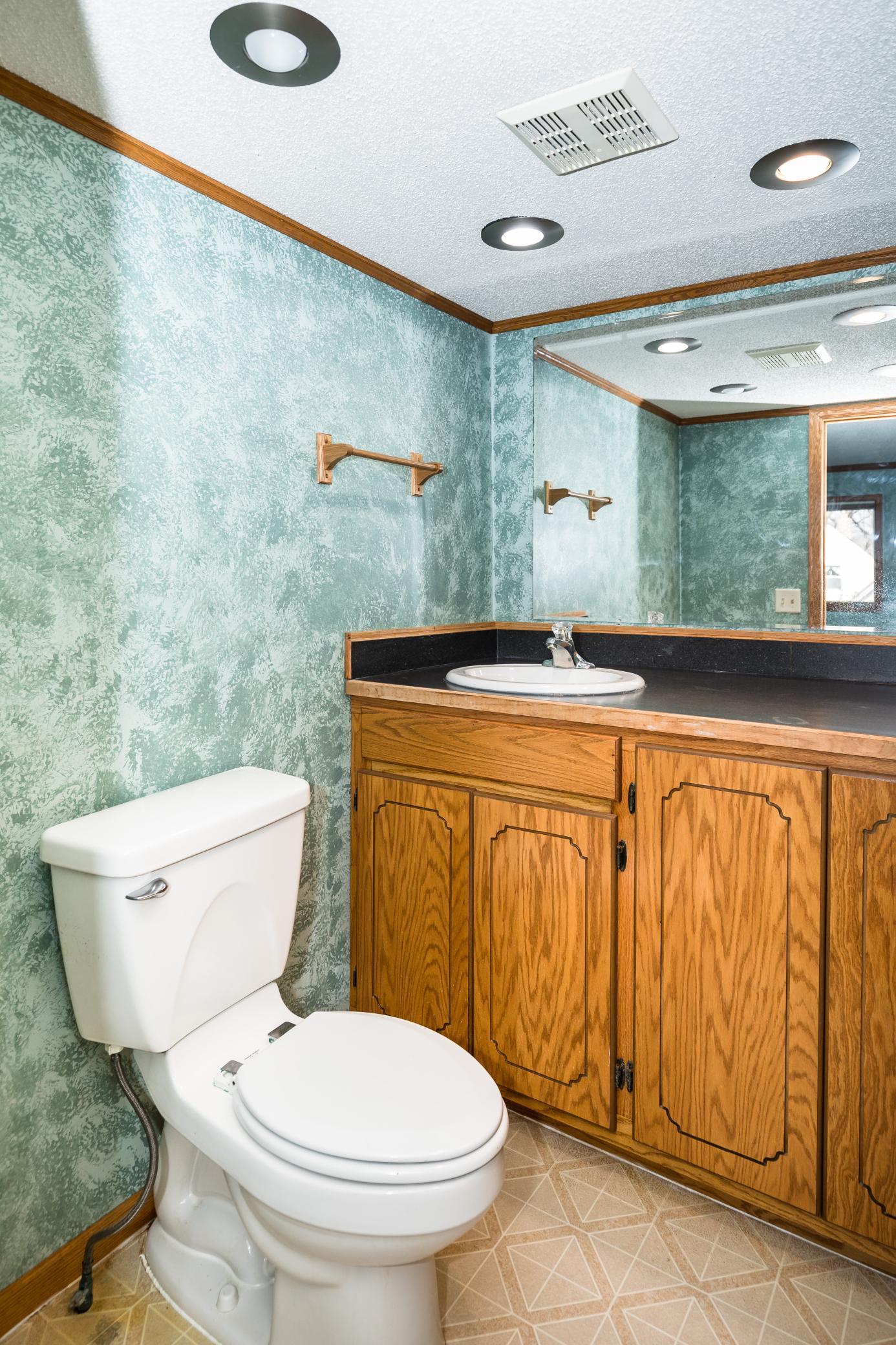 Primary bedroom private bathroom