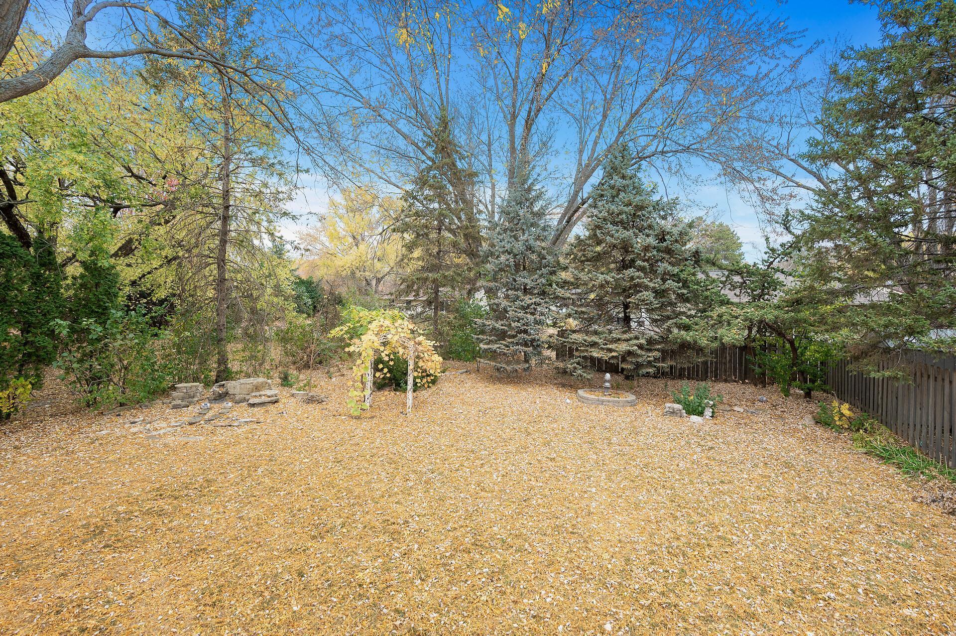 The backyard offers plenty of space to play, while being just moments away from scenic trails, the Shoreview Community Center, Turtle Lake Park, and so much more!