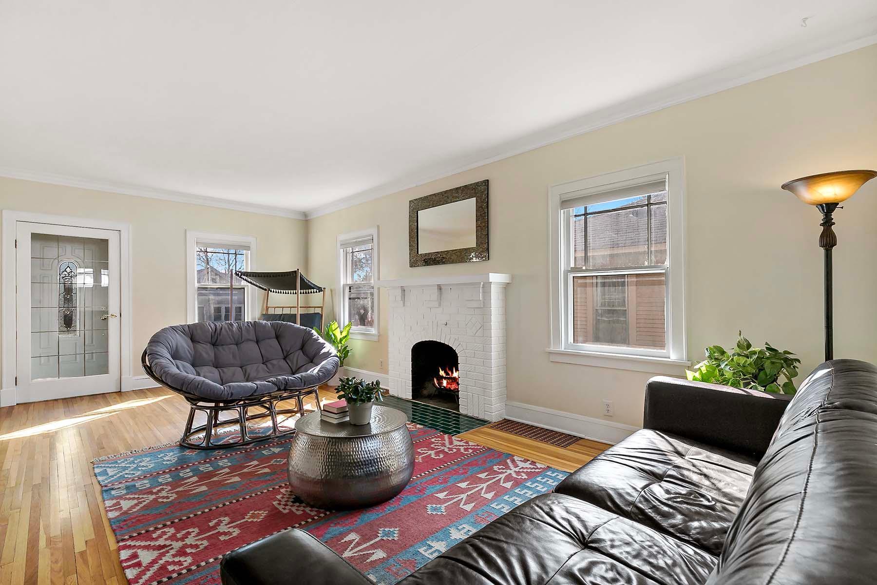 Expansive 22' living room with windows on 3 sides.