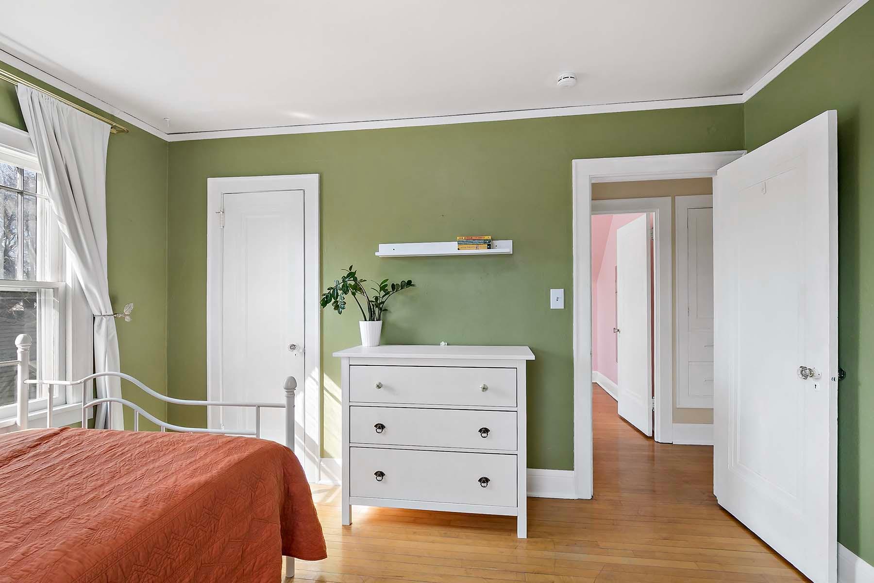 Original doors with period glass knobs.