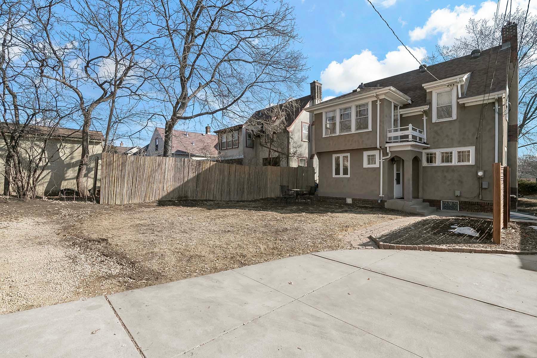 Partial privacy fence along the north border.